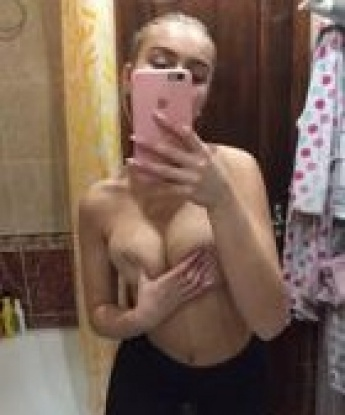 У меня есть все, что нужно чтобы превратить встречу в незабываемый опыт: опыт, красота и ум. Я знаю и понимаю свое тело, и обладаю всесторонними навыками чтобы удовлетворить самых требовательных господ. Позвольте мне стать вашим раем, вашим источником наслаждения и фантазий. 💫
⠀
💕 У меня есть уникальная способность создавать теплую и индивидуальную атмосферу, где наша встреча будет наполнена страстью и удовольствием. Я открою вам дверь в мир наслаждения, где каждая ваша фантазия станет явью. Будь то нежные ласки, горячий фетиш или развратные игры - вы никогда не пожалеете о выборе меня. 💋
⠀
🔥 Мои услуги непревзойденны и адаптируются под ваши сокровенные желания. Позвольте мне ублажить вас своим умением в эротическом массаже, стимулирующими игрушками и неповторимыми оральными утехами. Я гарантирую, что вы не сможете устоять перед моими магическими руками и чувственными прикосновениями. ⚡
⠀
🌟 Не верите на слово? Посмотрите на мои фото, чтобы увидеть истинную красоту. Мои отзывы говорят сами за себя - каждый клиент остается довольным и возвращается в мир удовольствия со мной. Я требовательна к самим себе, поэтому качество и конфиденциальность являются моими главными приоритетами. Приходите ко мне, и я обещаю, что останетесь довольными каждой минутой проведенной со мной. 💖
⠀
💌 Я готова подарить вам незабываемый вечер, полный страсти и интимных моментов. Не откладывайте на потом, скорее со мной свяжитесь и познайте настоящую радость жизни. Я жду именно вас в Москве, чтобы превратить ваши фантазии в реальность. 💫 Алла